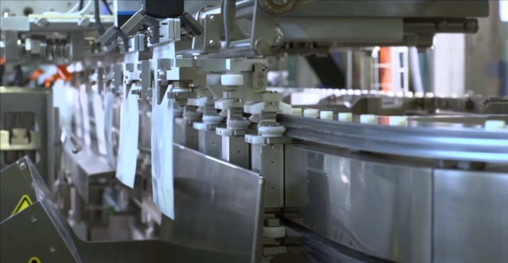 Independently controlled pouch clamps provide unmatched flexibility